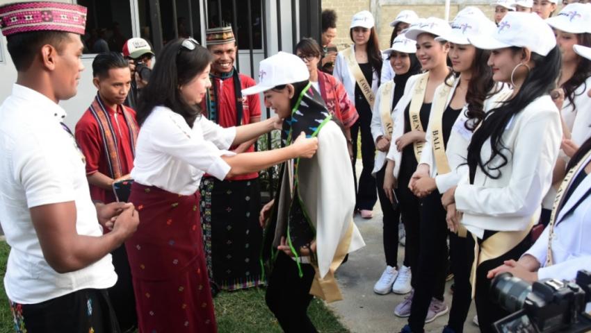 MISS GRAND INDONESIA 2019 VISIT POLITEKNIK ELBAJO COMMODUS CAMPUS